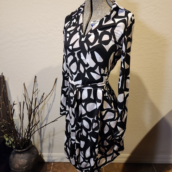 Calvin Klein Wrap Dress Size 8 - Picture 1 of 3